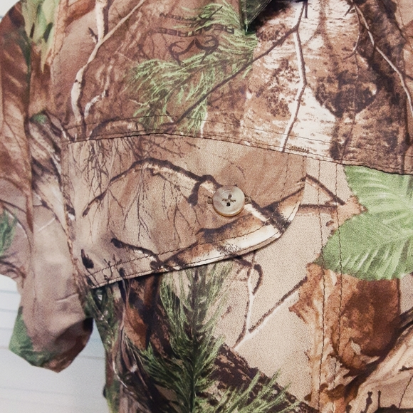 Camouflage Dura-Cool Technology Scotchguard Protect Button Down Top - Picture 9 of 16